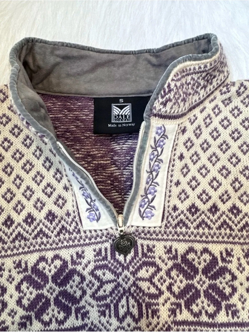 Womens Purple Dale of Norway Peace Sweater  Rare color 100% wool